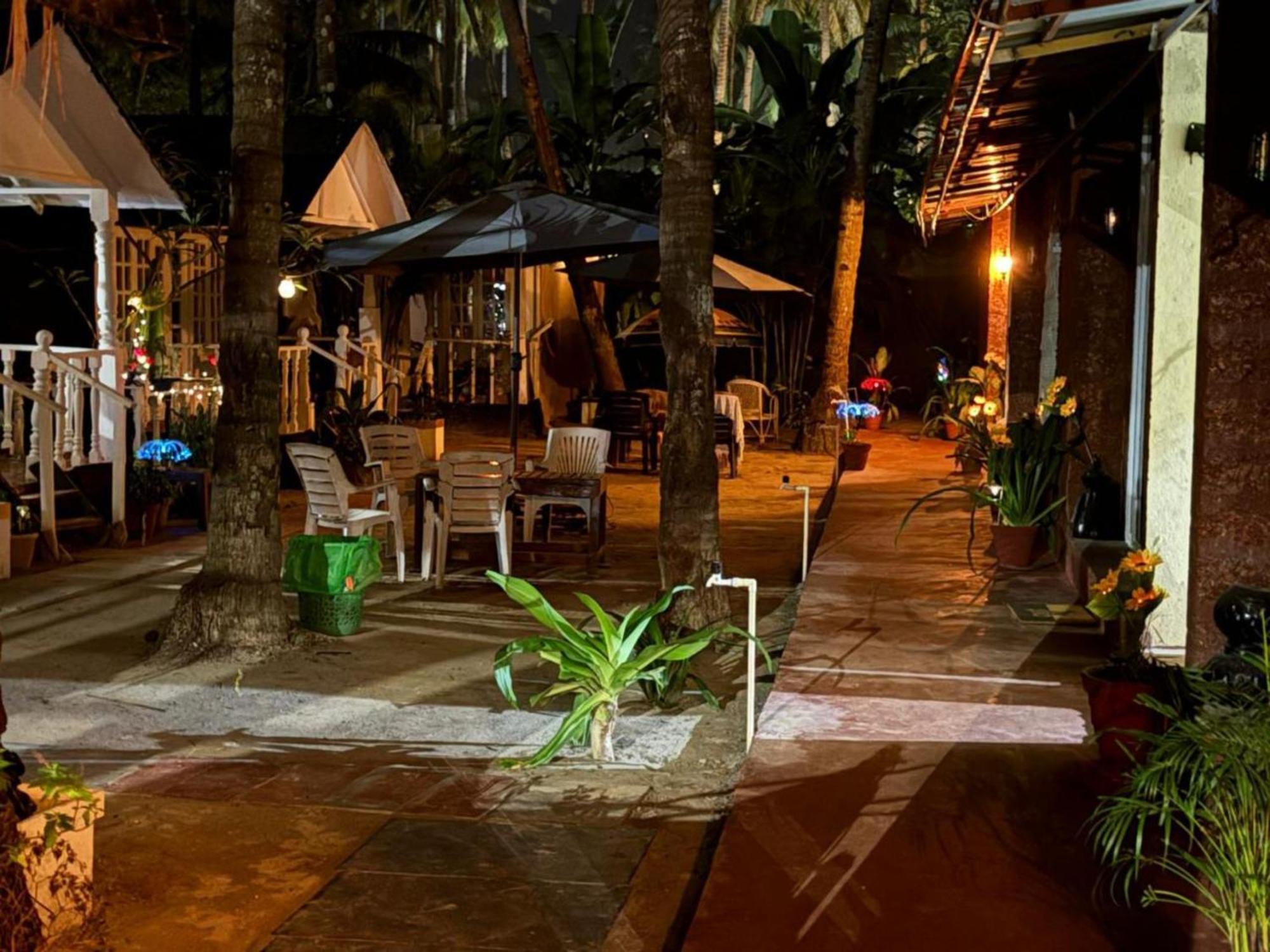 Hotel The Charming Nights Palolem Esterno foto