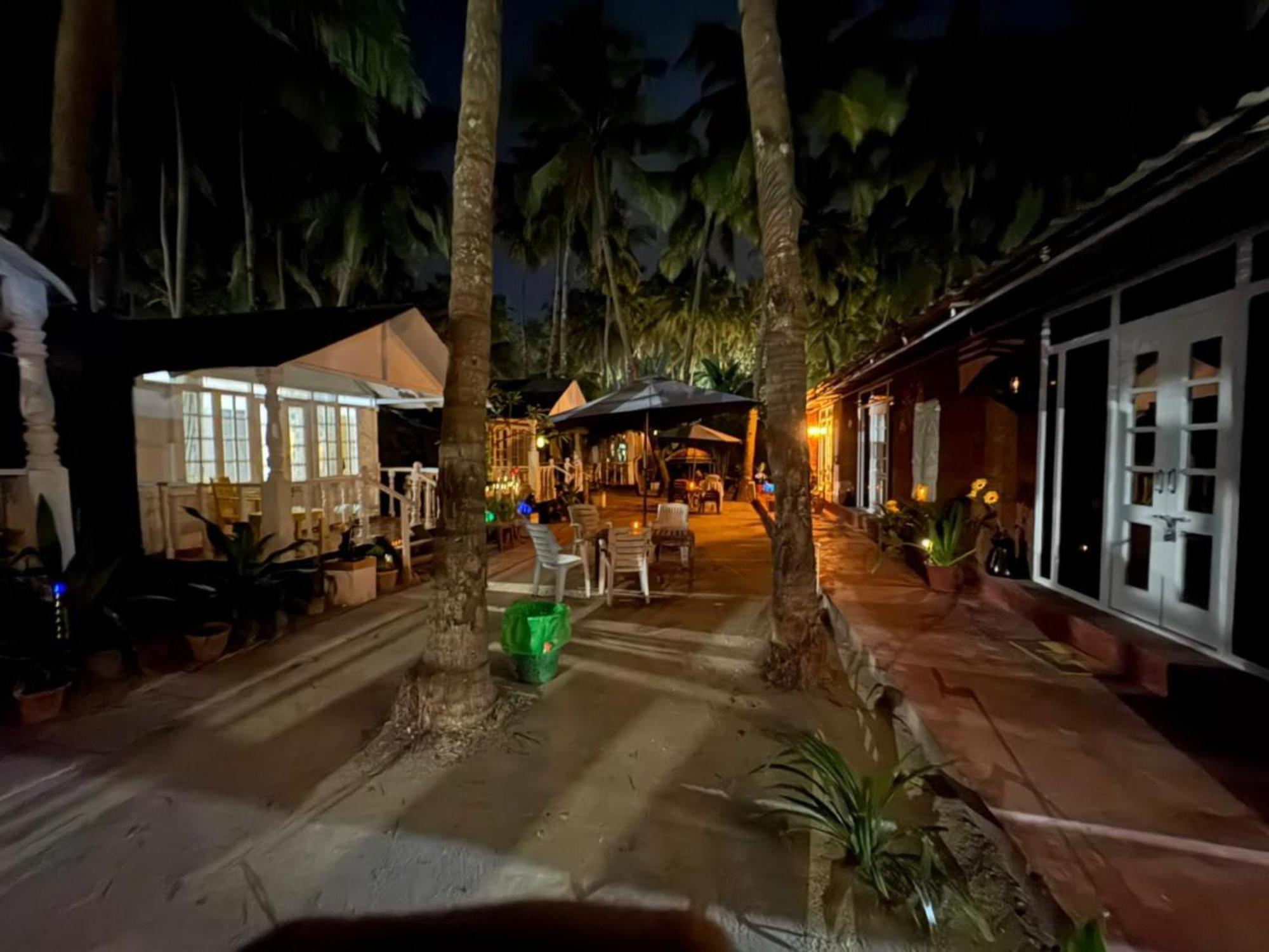 Hotel The Charming Nights Palolem Esterno foto
